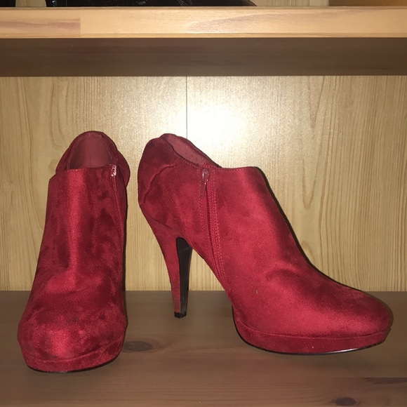 Sassy Red Booties - Picture 2 of 6